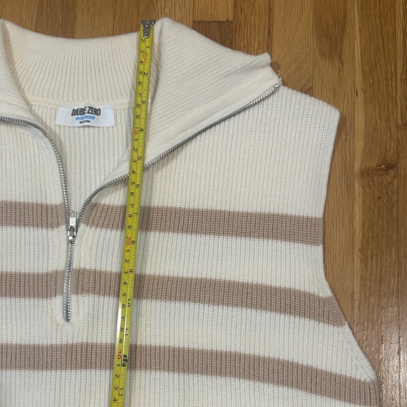 Double Zero | Women’s Striped Sleeveless Zip-Up Sweater Vest - Picture 4 of 11